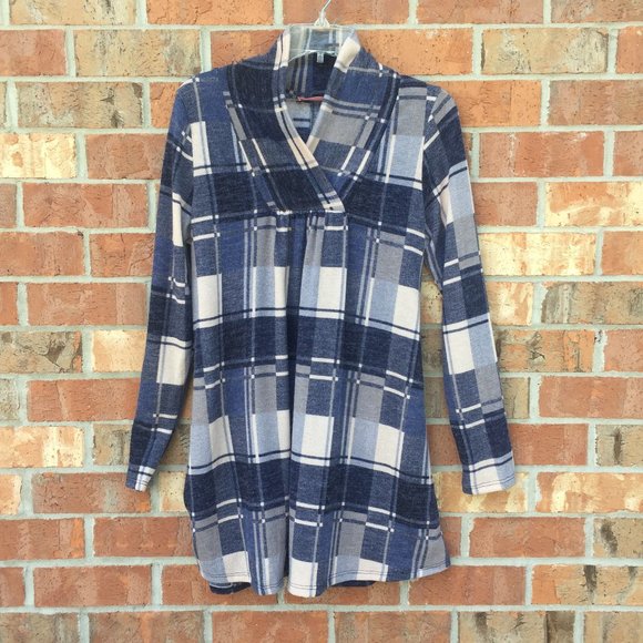 Hello MIZ Sweaters - Hello Miz Maternity Top Size Large Blue Plaid